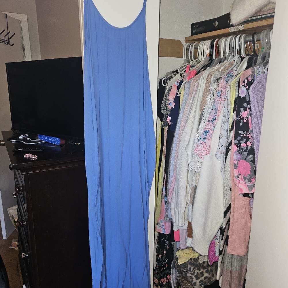 Clothes - Picture 16 of 16